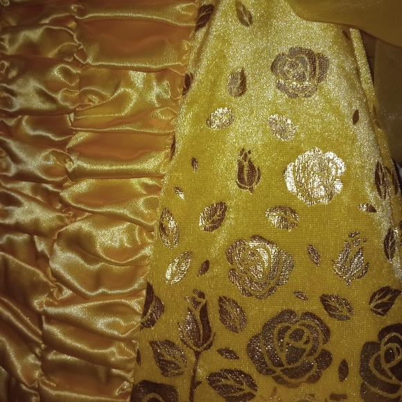 DISNEY PRINCESS BELLE GOWN DISNEY CASTLE COLLECTION - Picture 7 of 14